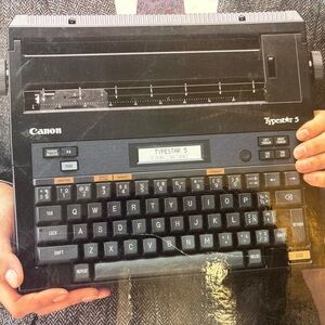 Canon Typestar 5 Electronic Typewriter - Black and Red